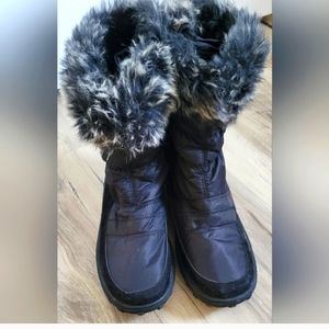 Womens winter boots. Euro size 39. (8.5) Great condition.